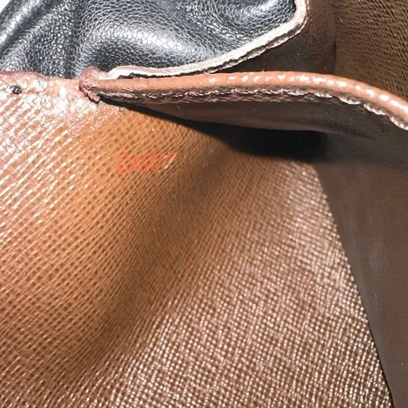 Louis Vuitton Long Wallet Portefeuille Sarah Browns Damier